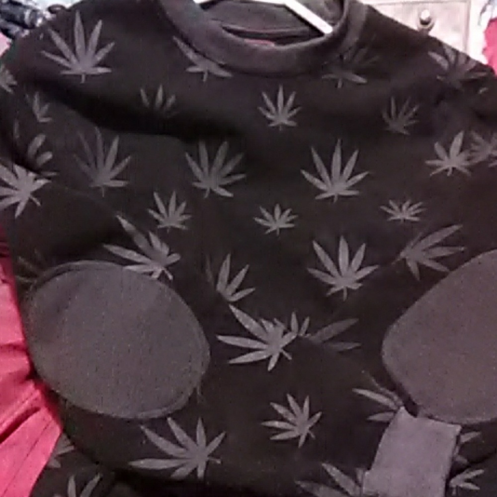 🌿420 Friendly Pot Leaf Sweatshirt 🌿